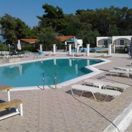 Umbrella Beach Apartments Kávos Екстериор снимка