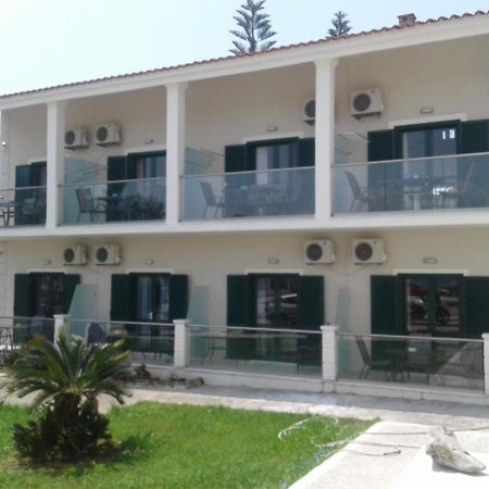 Umbrella Beach Apartments Kávos Екстериор снимка