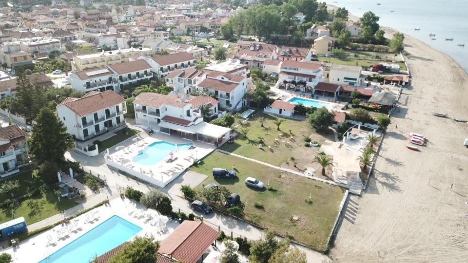 Umbrella Beach Apartments Kávos Екстериор снимка