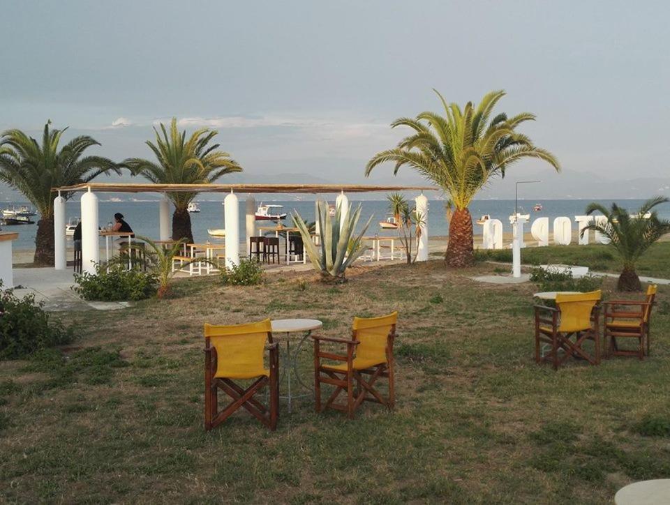 Umbrella Beach Apartments Kávos Екстериор снимка