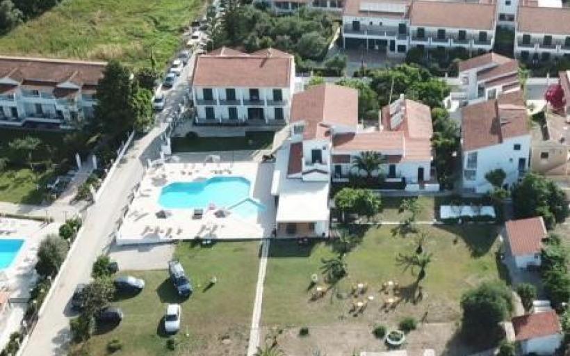 Umbrella Beach Apartments Kávos Екстериор снимка