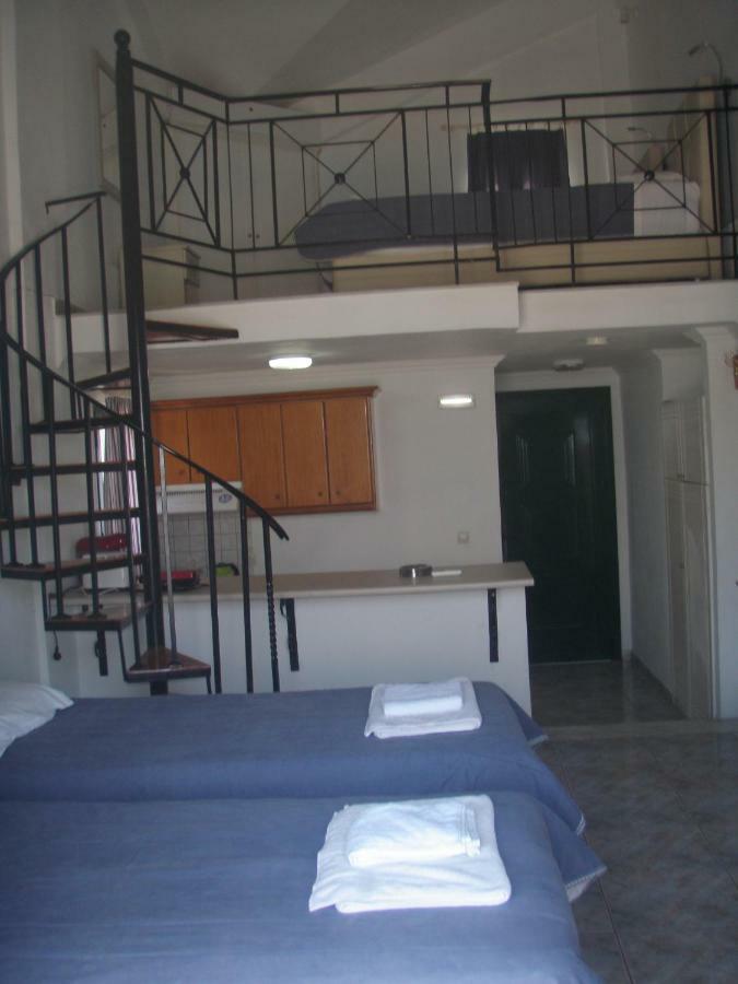 Umbrella Beach Apartments Kávos Екстериор снимка