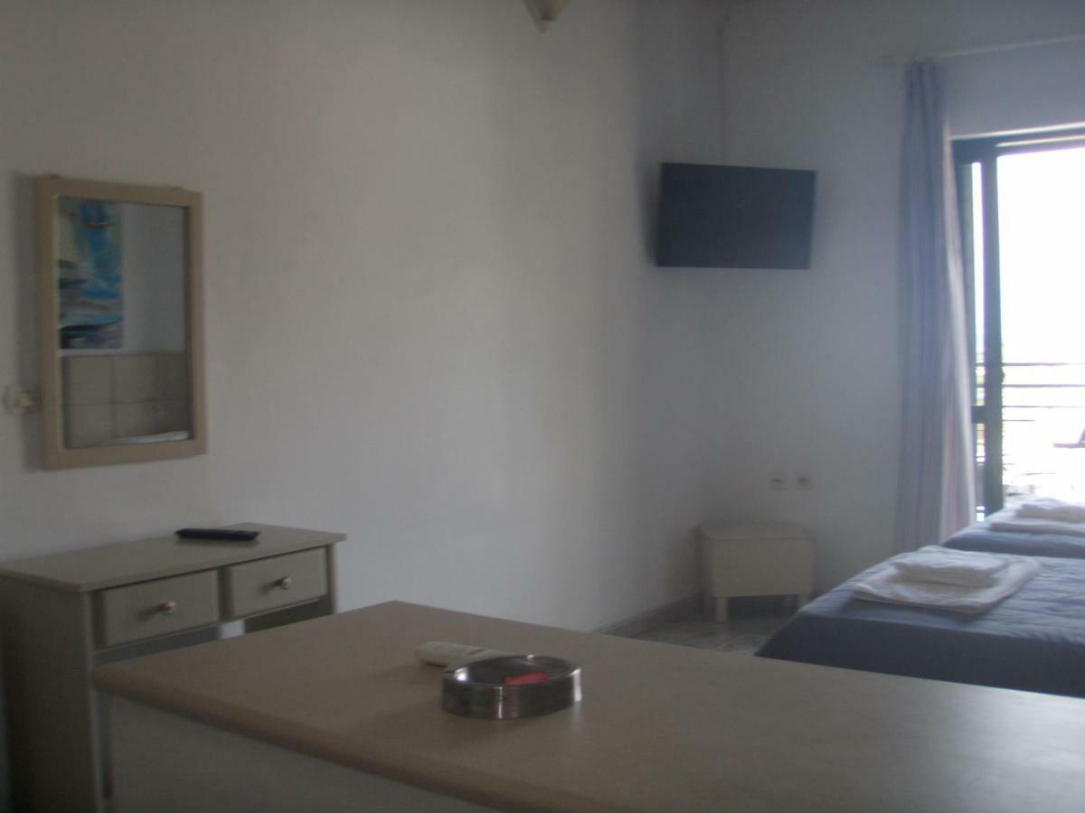 Umbrella Beach Apartments Kávos Екстериор снимка