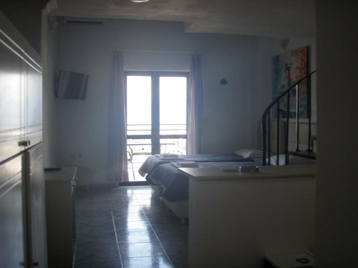 Umbrella Beach Apartments Kávos Екстериор снимка