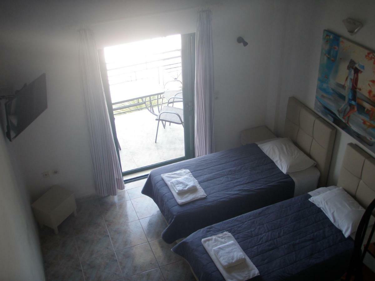 Umbrella Beach Apartments Kávos Екстериор снимка